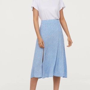 H&M blue floral midi slit skirt